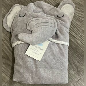 NWT Cloud Island Hooded Towel